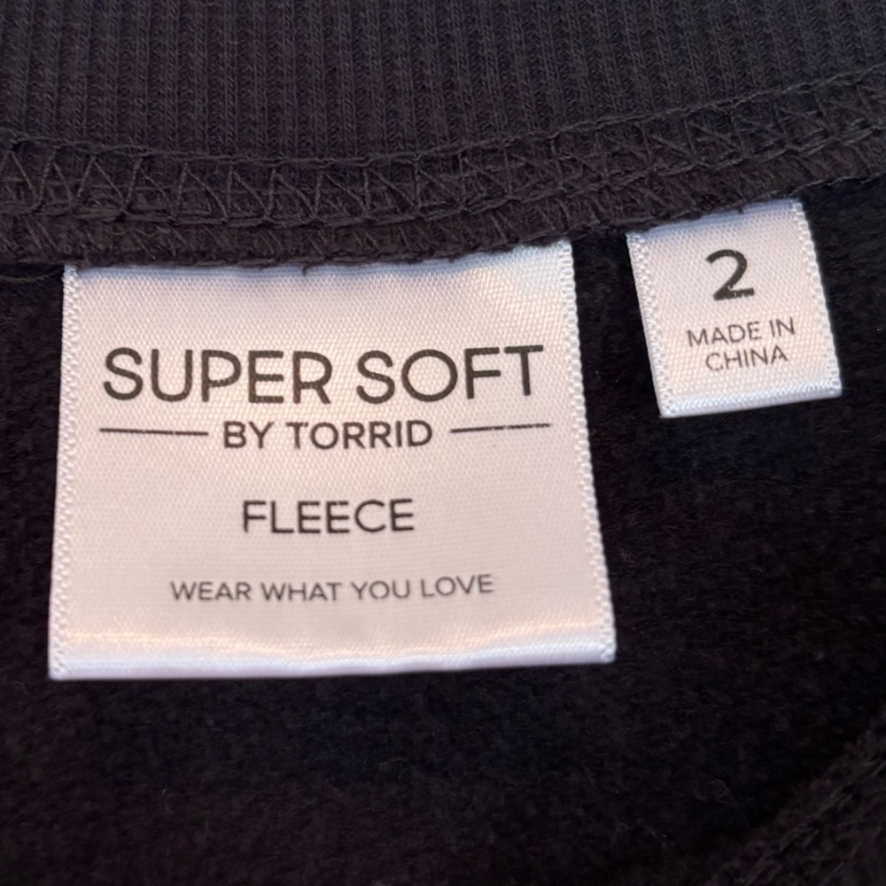Torrid - Super Soft Fleece Black Cheetah Raglan Sweatshirt + Pant SET - 2X - Picture 4 of 11